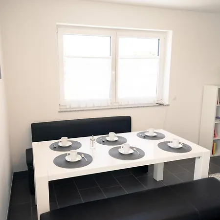 Modernes Juwel - 10 Min Zum